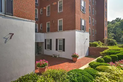 7 Fourth Street #5F, Stamford, CT 06905 - Photo 2