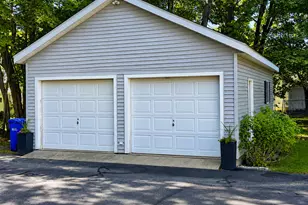 126 Rope Ferry Rd, Waterford, CT 06385 - Photo 2