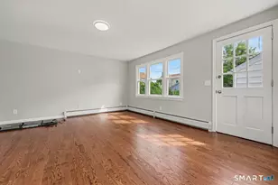 210 Stratfield Pl, Bridgeport, CT 06606 - Photo 18