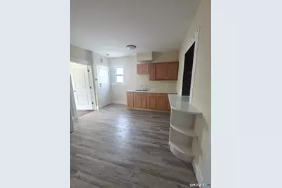 37 Rose Park Avenue, Stamford, CT 06902 - Photo 2
