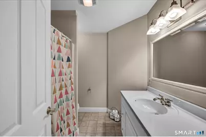 193 Scarborough Lane, Middletown, CT 06457 - Photo 34