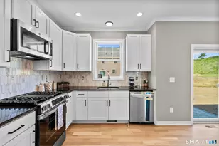 69 Cambridge Ct, Simsbury, CT 06070 - Photo 8