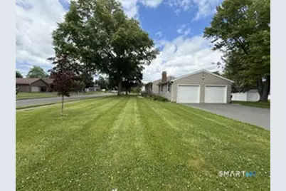 61 Bluebird Lane, Berlin, CT 06037 - Photo 2