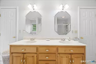 30 Yorkshire Dr, Waterford, CT 06385 - Photo 32