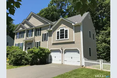 25 Meg Way, Windsor Locks, CT 06096 - Photo 2