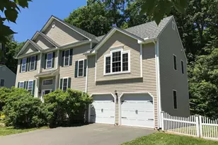 25 Meg Way, Windsor Locks, CT 06096 - Photo 2