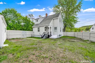 106 Brookdale Ln, Waterbury, CT 06705 - Photo 4