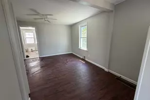 116 Hastings St, Bridgeport, CT 06610 - Photo 10