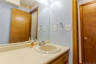 22 Windwood Dr, Windsor Locks, CT 06096 - Photo 42