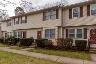 22 Windwood Dr, Windsor Locks, CT 06096 - Photo 4