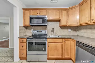 202 Glen Hills Rd, Meriden, CT 06451 - Photo 8