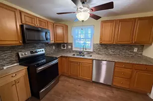 23 Brickyard Rd, Farmington, CT 06032 - Photo 2