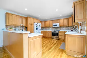 44 Newfield Ct, Stamford, CT 06905 - Photo 6