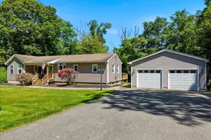 860 Long Cove Rd, Ledyard, CT 06335 - Photo 2