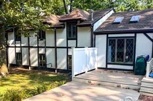 14 Hillspoint Rd, Westport, CT 06880 - Photo 2