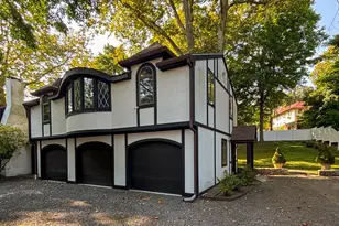 14 Hillspoint Rd, Westport, CT 06880 - Photo 1