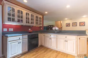19 Tower Ln, Shelton, CT 06484 - Photo 6