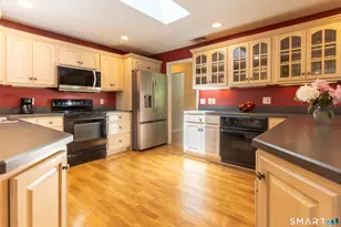 19 Tower Ln, Shelton, CT 06484 - Photo 4