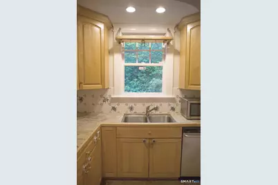 130 Marvelwood Drive, New Haven, CT 06515 - Photo 14