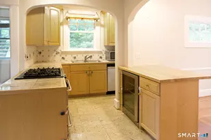 130 Marvelwood Dr, New Haven, CT 06515 - Photo 12
