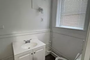 86 Pequonnock St, Bridgeport, CT 06604 - Photo 2