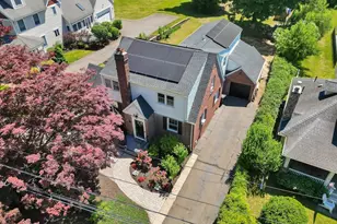 17 Trumbull Pl, North Haven, CT 06473 - Photo 4