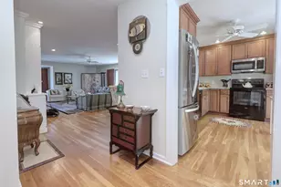 253 Agawam Dr, Stratford, CT 06614 - Photo 8