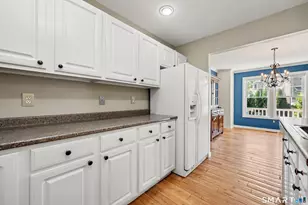 22 Miranda Ln, Stratford, CT 06615 - Photo 10