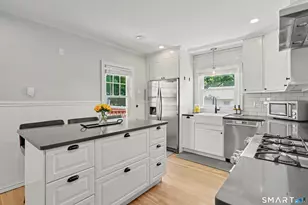 23 Brewster Pl, Trumbull, CT 06611 - Photo 12