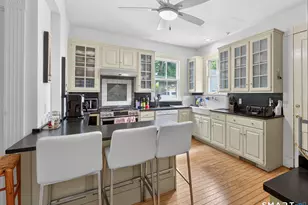 33 Church St, Guilford, CT 06437 - Photo 18