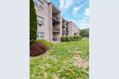 300 Meadowside Road #212, Milford, CT 06460 - Photo 2