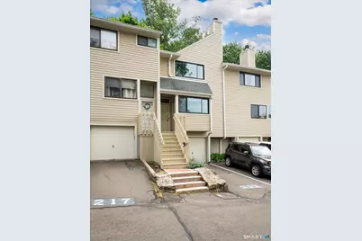 213 Sunrise Hill Lane #213, Norwalk, CT 06851 - Photo 2