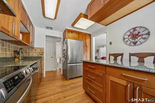 11 Stuart Dr, Greenwich, CT 06870 - Photo 8