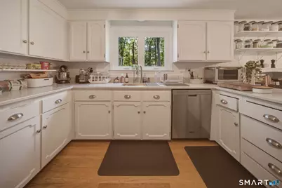 32 Fox Den Road, Avon, CT 06001 - Photo 2