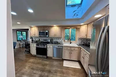 6 Roby Court, Branford, CT 06405 - Photo 4