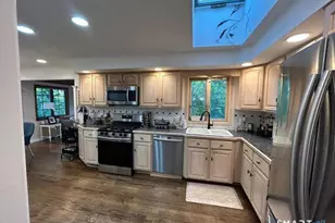 6 Roby Ct, Branford, CT 06405 - Photo 4