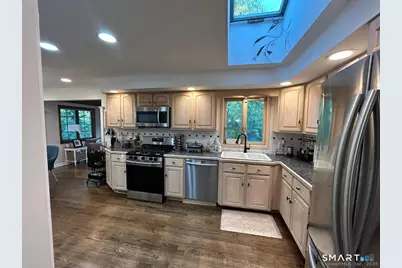 6 Roby Court, Branford, CT 06405 - Photo 2