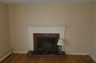 36 Woodcrest Dr, Bristol, CT 06010 - Photo 4