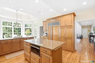 30 Carriage Dr, Easton, CT 06612 - Photo 10