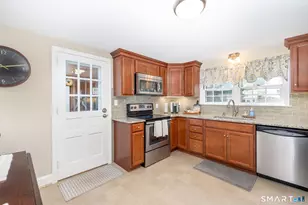 19 Baldwin St, West Hartford, CT 06110 - Photo 6