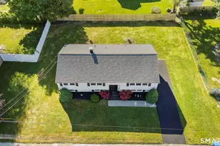 47 Williamson Rd, Hamden, CT 06517 - Photo 2
