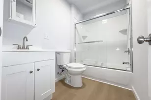 76 Burton St, Waterbury, CT 06704 - Photo 18