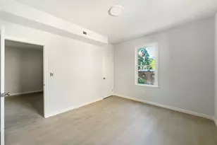 76 Burton St, Waterbury, CT 06704 - Photo 12