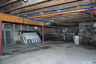 76 Burton St, Waterbury, CT 06704 - Photo 22