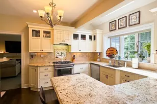2 Jeremy Garden Ln, Woodbridge, CT 06525 - Photo 8