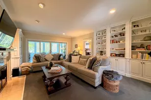 2 Jeremy Garden Ln, Woodbridge, CT 06525 - Photo 4