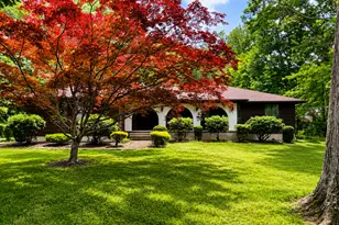 42 Philip Dr, Shelton, CT 06484 - Photo 2