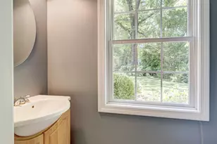 35 Wood's Edge Ct, Berlin, CT 06037 - Photo 4