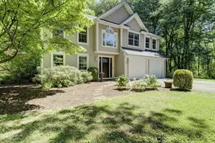 35 Wood's Edge Ct, Berlin, CT 06037 - Photo 2