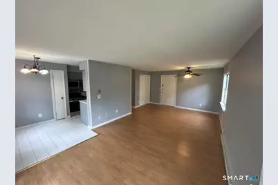 5 Woodside Avenue #E52, Danbury, CT 06810 - Photo 2